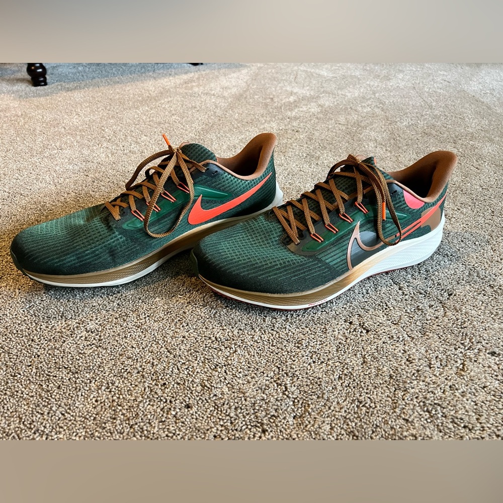Like new (worn once) Nike Pegasus 39 running shoes men’s size 15.